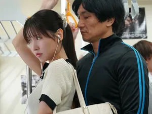 Mút lồn em nhân viên vệ sinh lần đầu đi làm