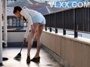 Em hàng xóm say xỉn vào nhầm nhà ông chú ế vợ