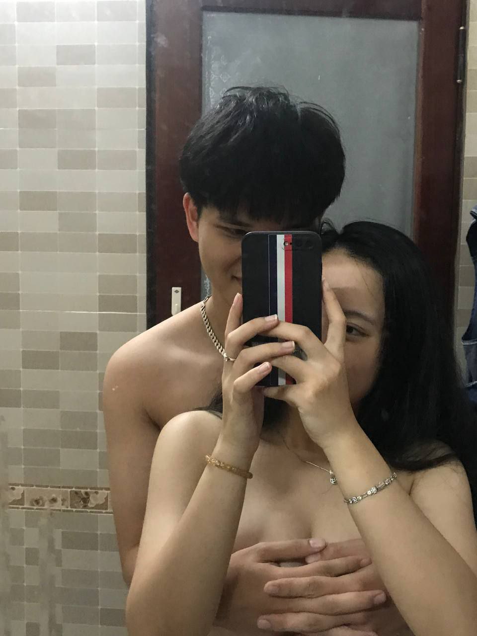 Kỳ nghỉ dưỡng mục đích để bà xã mang thai nhưng má Cô vợ lại mang thai